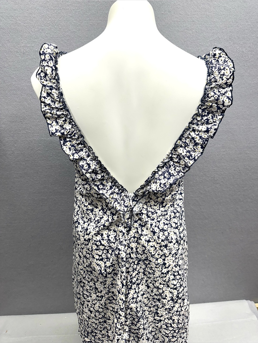 Zara Trafulac V Open Back Mini  Dress Size S Daisy Pattern Flower Raffle